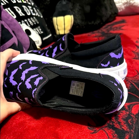 YRU Goth Women’s Purple and Black Bat Slip On Sneakers Size 10 New Without Box - Picture 4 of 6